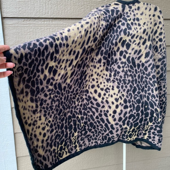 Leopard Print Wrap Poncho Cape one size - Picture 10 of 12